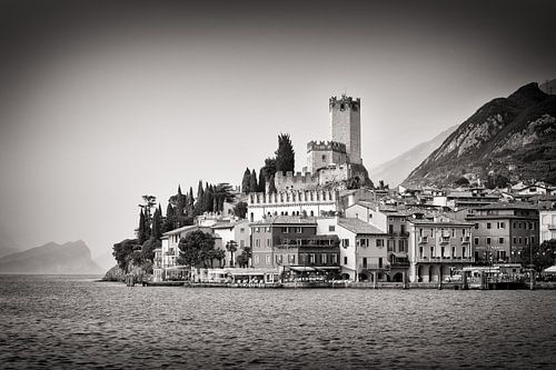 Black and white photography: Malcesine / Lake Garda by Alexander Voss