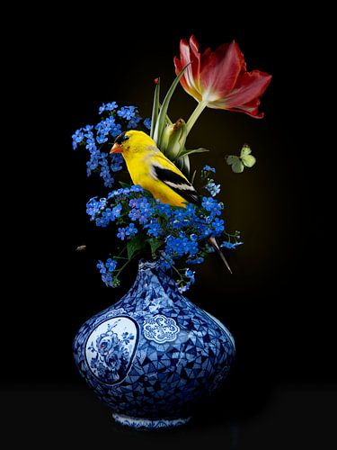 Royal Respect III &quot;bloemstilleven met de Amerikaanse goudvink&quot;