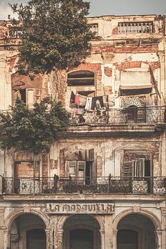 oude gevel Havana Cuba van Emily Van Den Broucke
