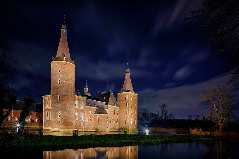 Kasteel Hoensbroek by night van Carola Schellekens