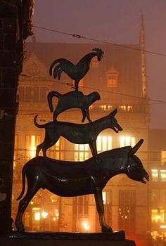 Bremen : the Bremen Town Musicians