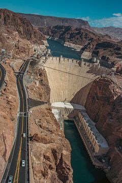 Hoover Dam op de grens tussen de Amerikaanse staten Nevada en Arizona van Patrick Groß