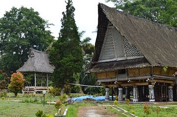 Traditioneel gebouw in Indonesië van Laura