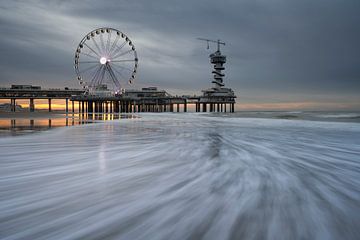 Scheveningen after sunset and at low tide by Raoul Baart