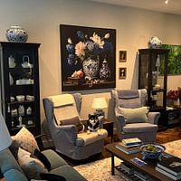 Klantfoto: Delfts blauwe vaas met bloemen stilleven van Vlindertuin-Art, op canvas