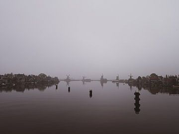 Ein nebliger Morgen in der Zaanse Schans