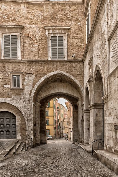 Poort in Ancona by Marianne Rouwendal