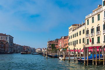 Vue sur des bâtiments historiques à Venise, Italie sur Rico Ködder