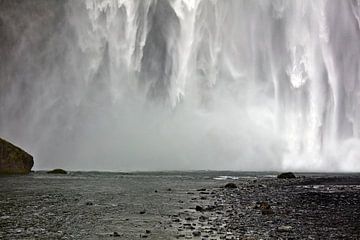 Skógafoss waterval te IJsland