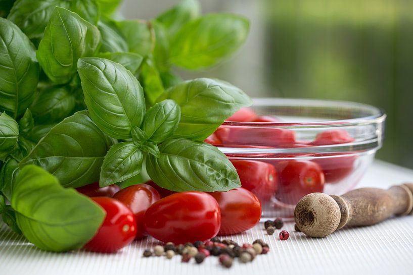 Fresh tomatoes, basil and pepper by Martina Weidner