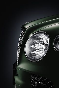 Bentley Bentayga V6 Hybrid in Midnight Emerald Green with Cut Crystal headlights
