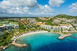 Blue Bay Curacao - Drohnenaufnahme von Keesnan Dogger Fotografie