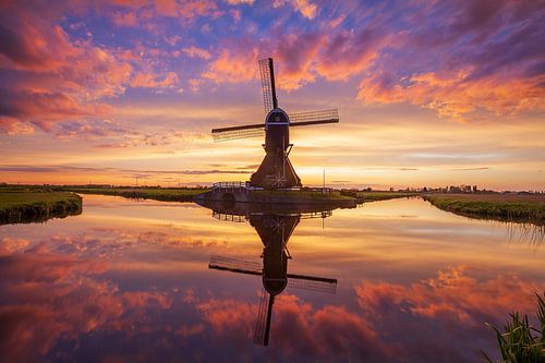 Molen bij zonsondergang