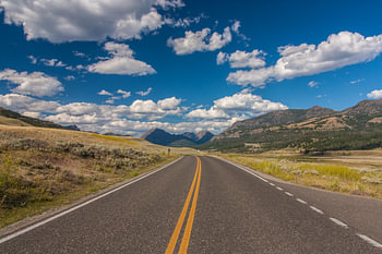 Des routes sans fin dans le parc national de Yellowstone