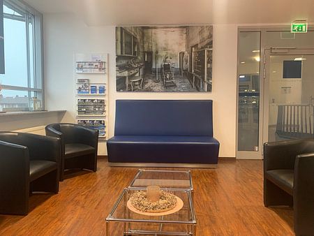 Verlassener alter Zahnarzt in Italien