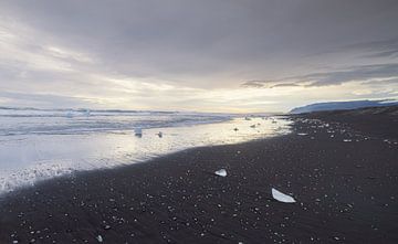 Diamond Beach IJsland van Marcel Kerdijk