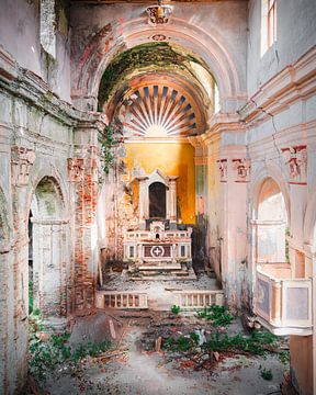 Verlaten Kerk in Zuid-Italië. van Roman Robroek - Foto's van Verlaten Gebouwen