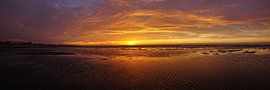 Zon, zee en strand by Dirk van Egmond
