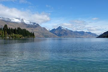 hiking in Queenstown New Zealand by Steve Puype