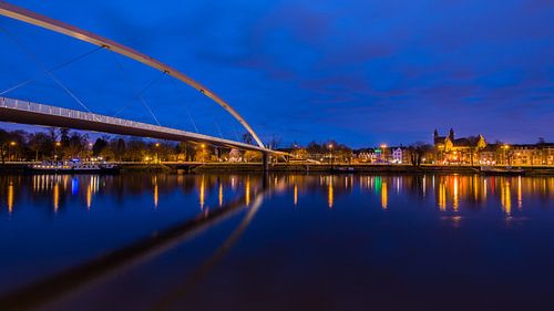 Blauer Abend in Maastricht von Bert Beckers