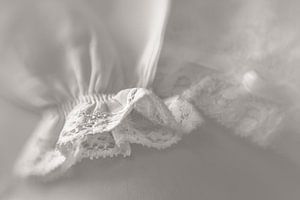 Detail eines alten Taufkleides (2)