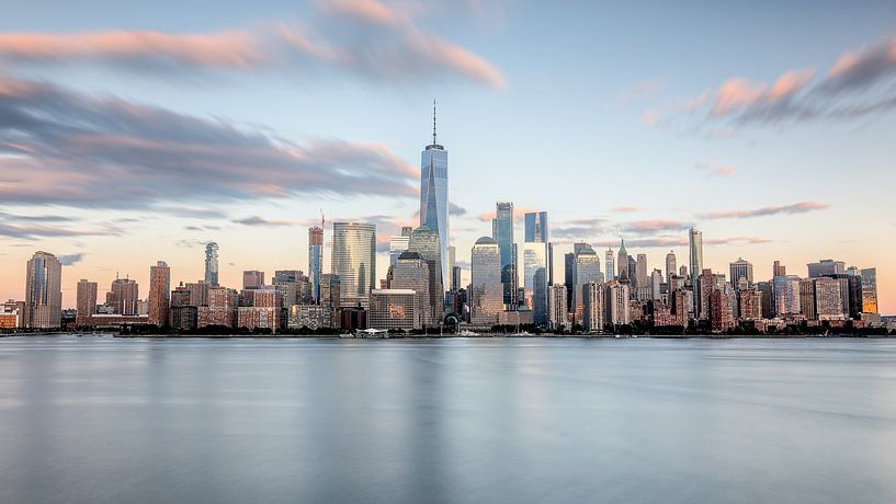 New york city skyline tijdens zonsondergang van Marieke Feenstra