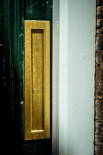 Gold Vertical Letterbox van Urban Photo Lab