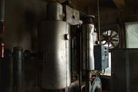 Verlaten machines in een verlaten fabriek