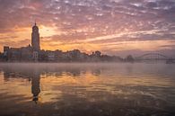 Sonnenaufgang in Deventer mit Nebel von Edwin Mooijaart Miniaturansicht