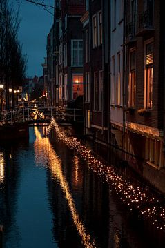 Christmas canals Delft by Gijs Koene