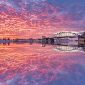 coucher de soleil sur la rivière IJssel sur Michel Jansen