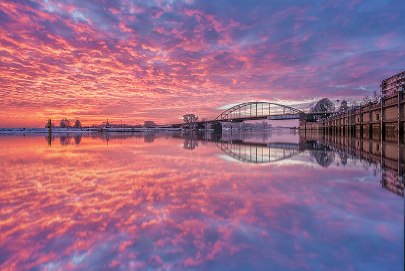 sunset boven de IJssel van Michel Jansen