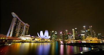 Marina Bay Sands in Singapore bij nacht van Stefan Vis