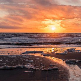 Zonsondergang Wijk aan Zee van Corali Evegroen