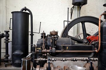historische oude stoommachine van een voormalige fabriek van Heiko Kueverling