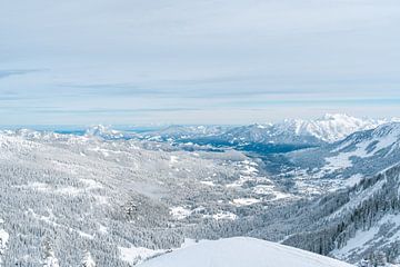 Grünten, Kleinwalsertal en Ritzler in de winter met uitzicht op de Allgäuer Alpen, Nebelhorn van Leo Schindzielorz