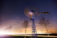 Landschaft bei Nacht in der Polder mit Mühle unter den Sternen, Dordrecht, Südholland, Niederlande von Frank Peters Miniaturansicht