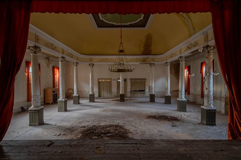 abandoned ballroom, abandoned ballroomm, abandoned places by hanne dutoit