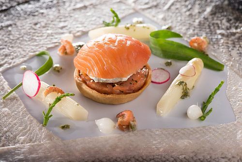 Salmon with asparagus by Igor Sens