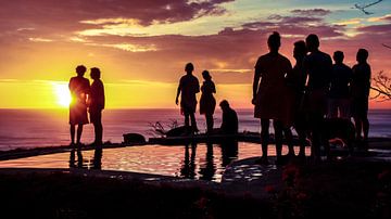 Party im Infinity-Pool von Maarten Drupsteen