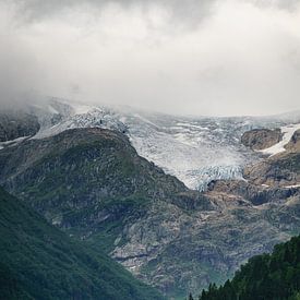 Gletsjer in Odda, Noorwegen van Arnold van Rooij
