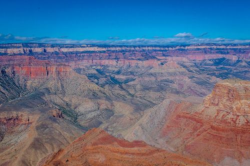 Oranje gekleurd gesteente in de Grand Canyon