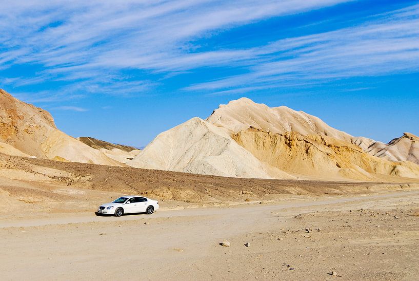 Auto in de woestijn van Lars-Olof Nilsson