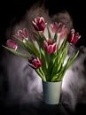 tulpen stilleven "in mist gehuld" van Marjolijn van den Berg thumbnail