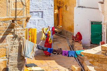 Laundresses in Rajasthan by Jan Schuler