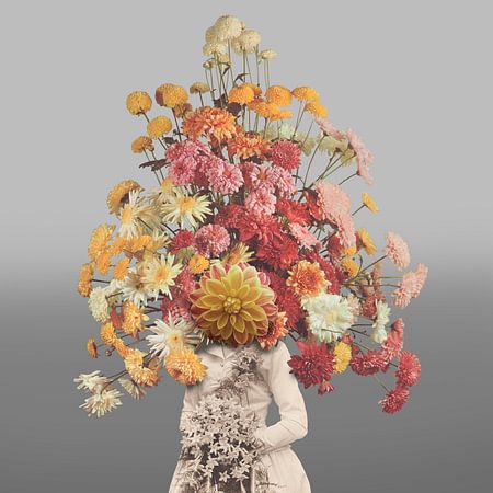 Zelfportret met bloemen 1 (grijze achtergrond)van toon joosen