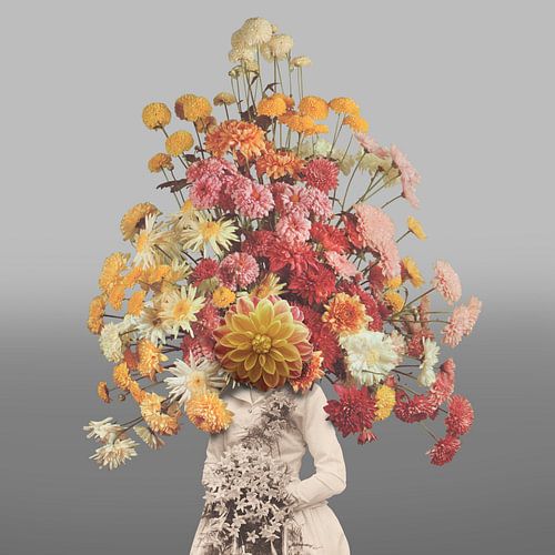 Zelfportret met bloemen 1 (grijze achtergrond)
