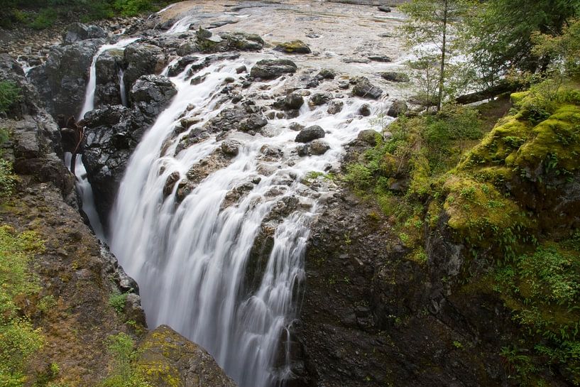 1/6 seconds of waterfall in Nainamo von Karin Hendriks Fotografie