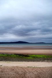 Kleurig strand aan Westkust Schotland