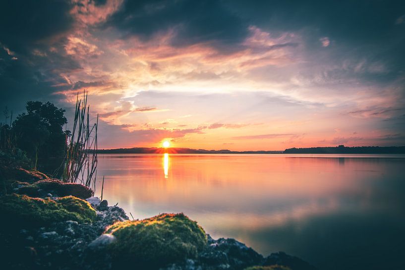 Lake in Bavaria with a dreamlike sky by Fotos by Jan Wehnert